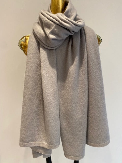 Luxurious Knitted Cashmere Shawl